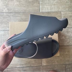 SOLD NWT Adidas Yeezy Slide Onyx Men’s Size 11
